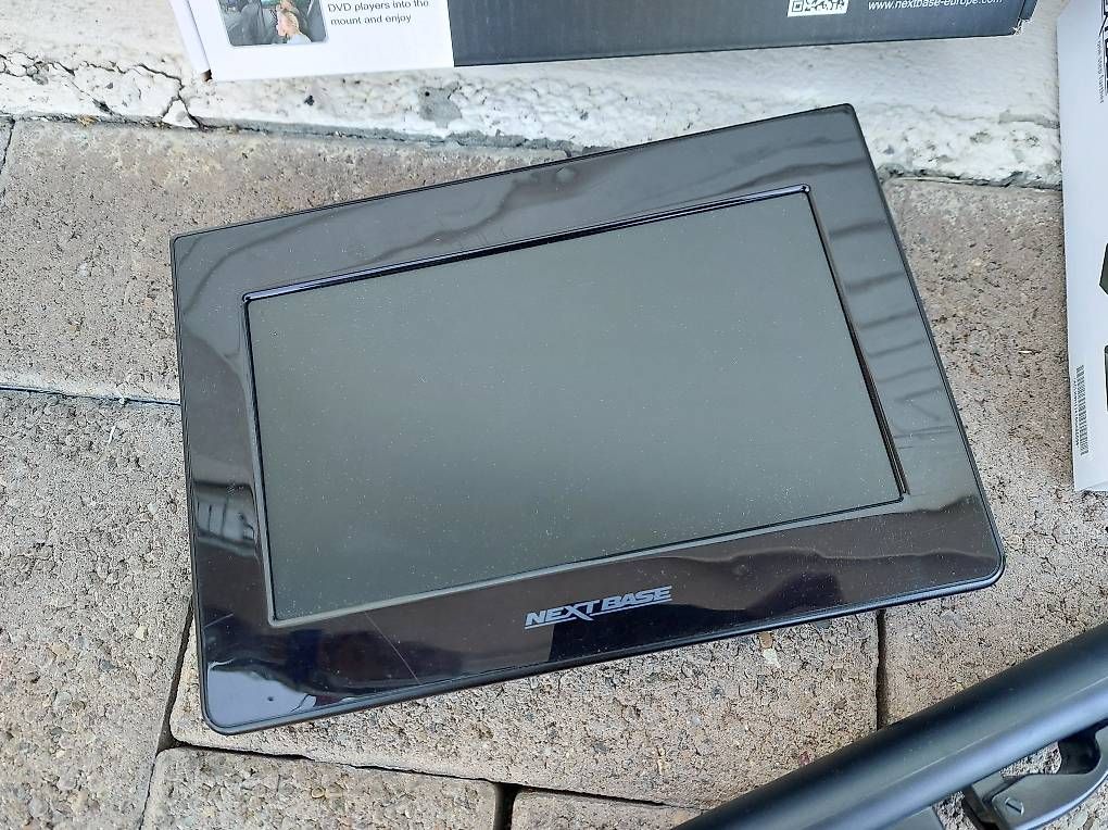 Tutti i DVDs: DVD 9Zoll DVD Player Next Base – Usato da Schönenberg an der Thur venduto da Sandiego75 3