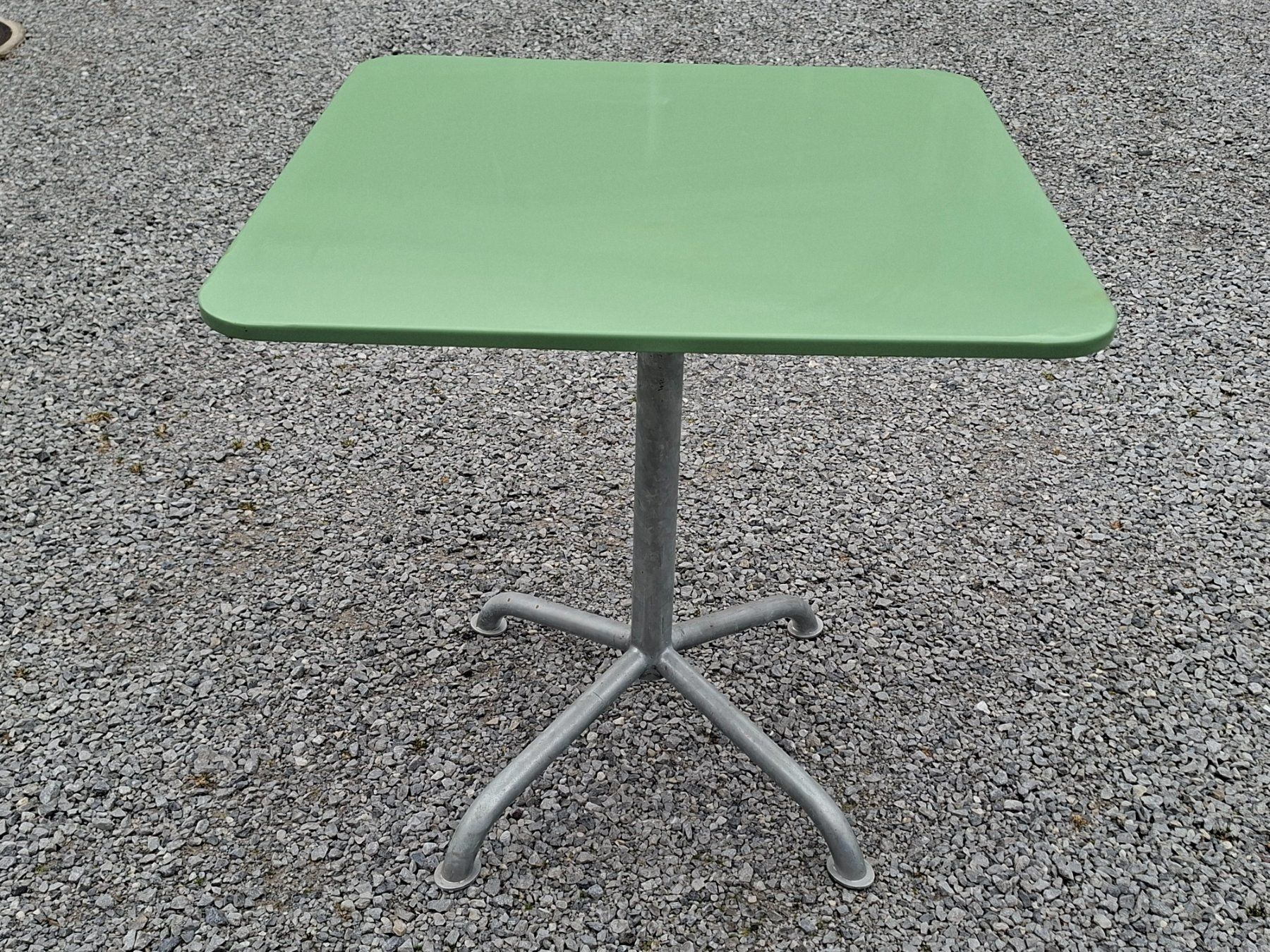 Tavoli: Kllaptisch Gartentisch 70 x 70cm – Usato da Buch am Irchel venduto da alinea11