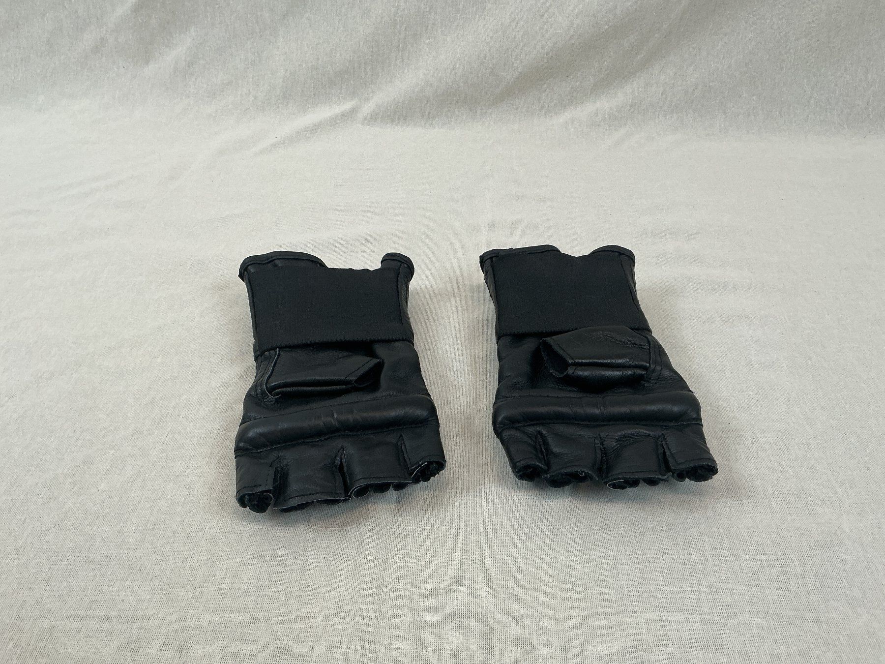 Altri accessori da uomo: KWON Sandsackhandschuhe Open Fingers – Usato da Richterswil venduto da Restwert_Richterswil 4