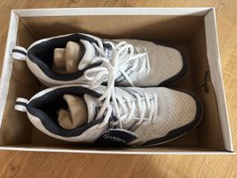 Hallenschuhe Grösse 42 Neu