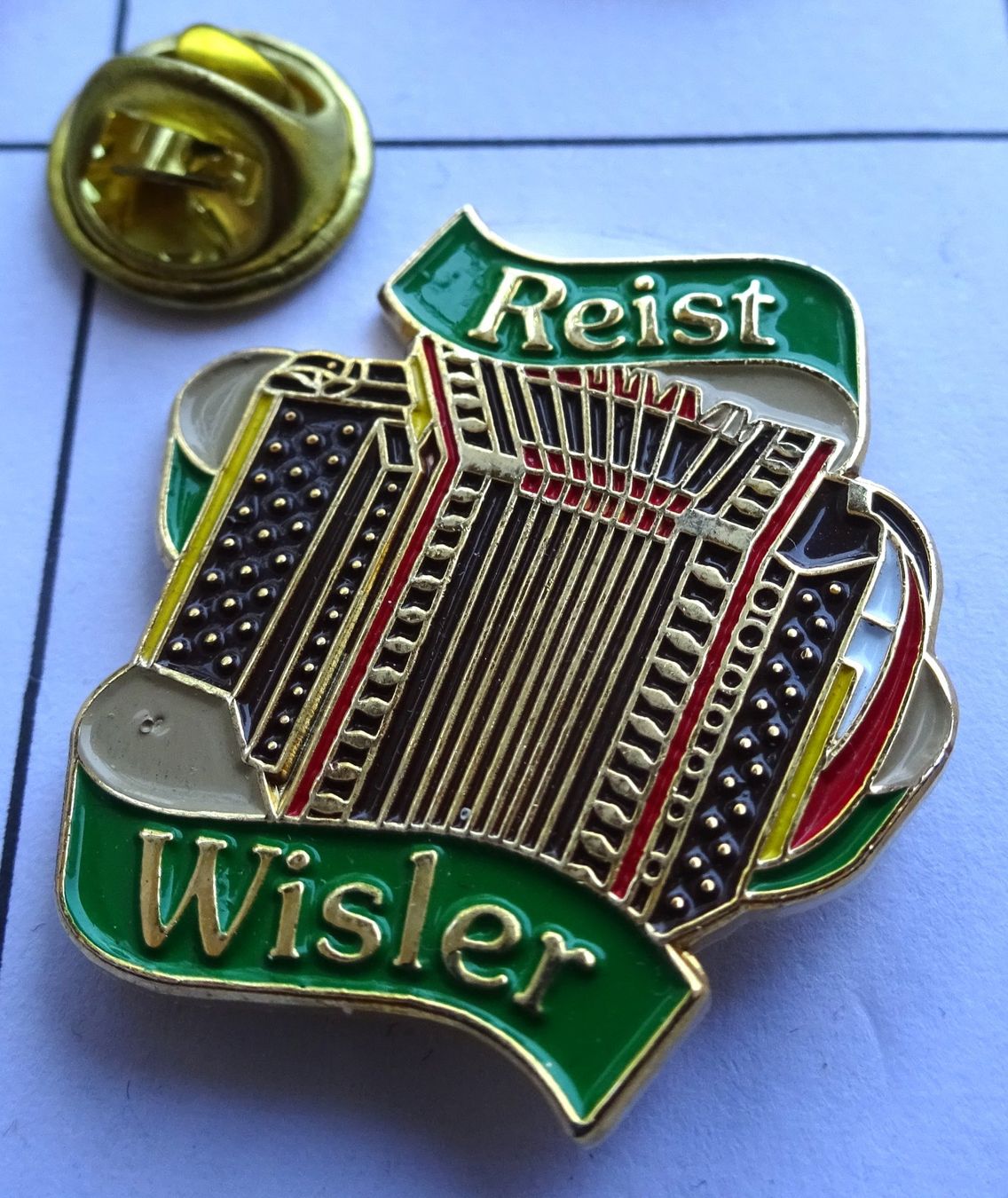 Placchette & Badge: Pin  Örgeli Reist  Wisler – Usato da Utzenstorf venduto da BUtter81
