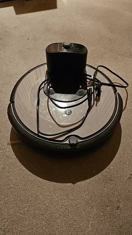 Irobot Aspirapolveri & Accessori: Aspirateur robot iRobot Roomba 698 – Usato da Yverdon-les-Bains venduto da JasonR