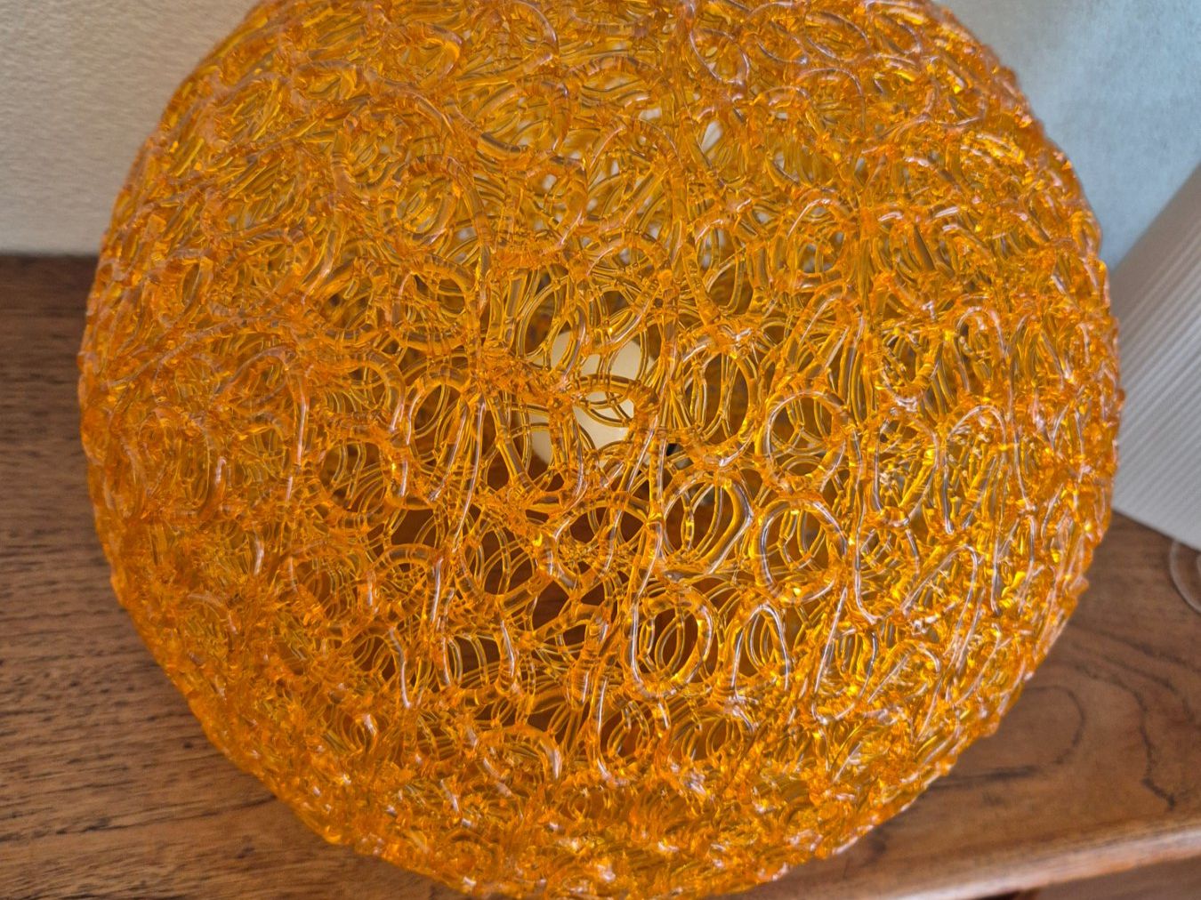 Lampade: Lampe de table orange sphérique lucite plexiglas – Usato da Fully venduto da tameab 1