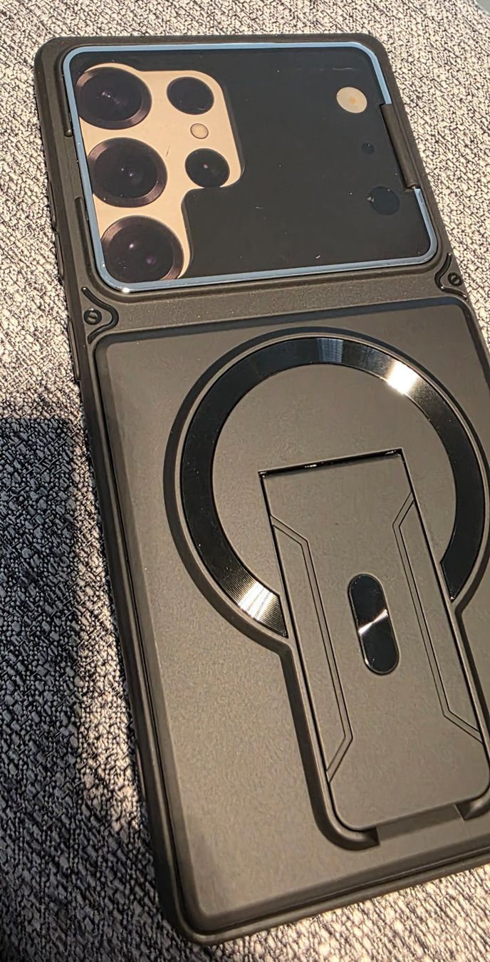 Samsung Cover & Protezioni schermo: Samsung S24 Ultra Hülle Schwarz – Nuovo e nell'imballaggio originale da Einsiedeln venduto da Acodi3004 3