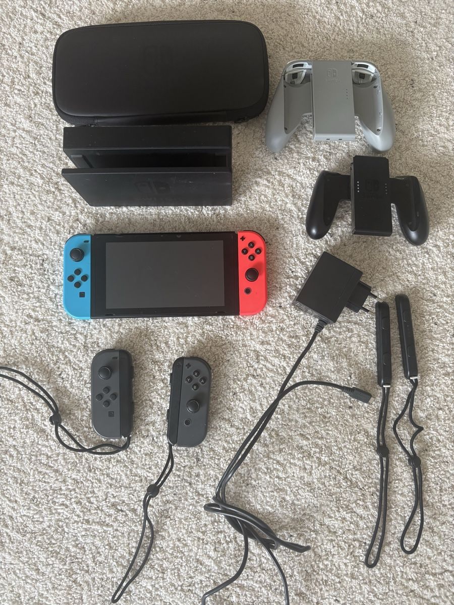 Nintendo Konsolen: Nintendo Switch Konsole mit Zubehör gebraucht – Gebraucht aus Benglen von morningchild