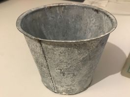 Cachepot aus Blech