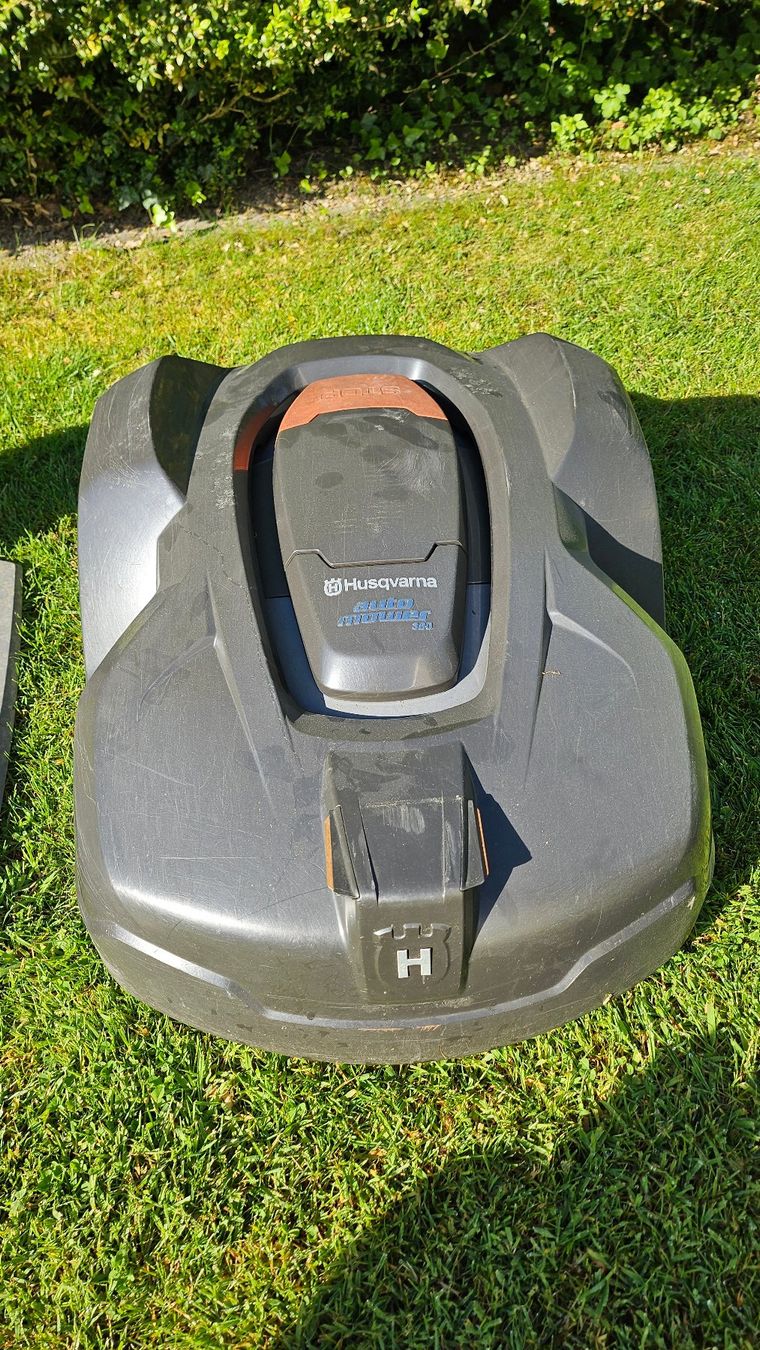 Husqvarna Rasenmäher: Husqvarna Automower 320 – Gebraucht aus Suhr von Schnoegge 3