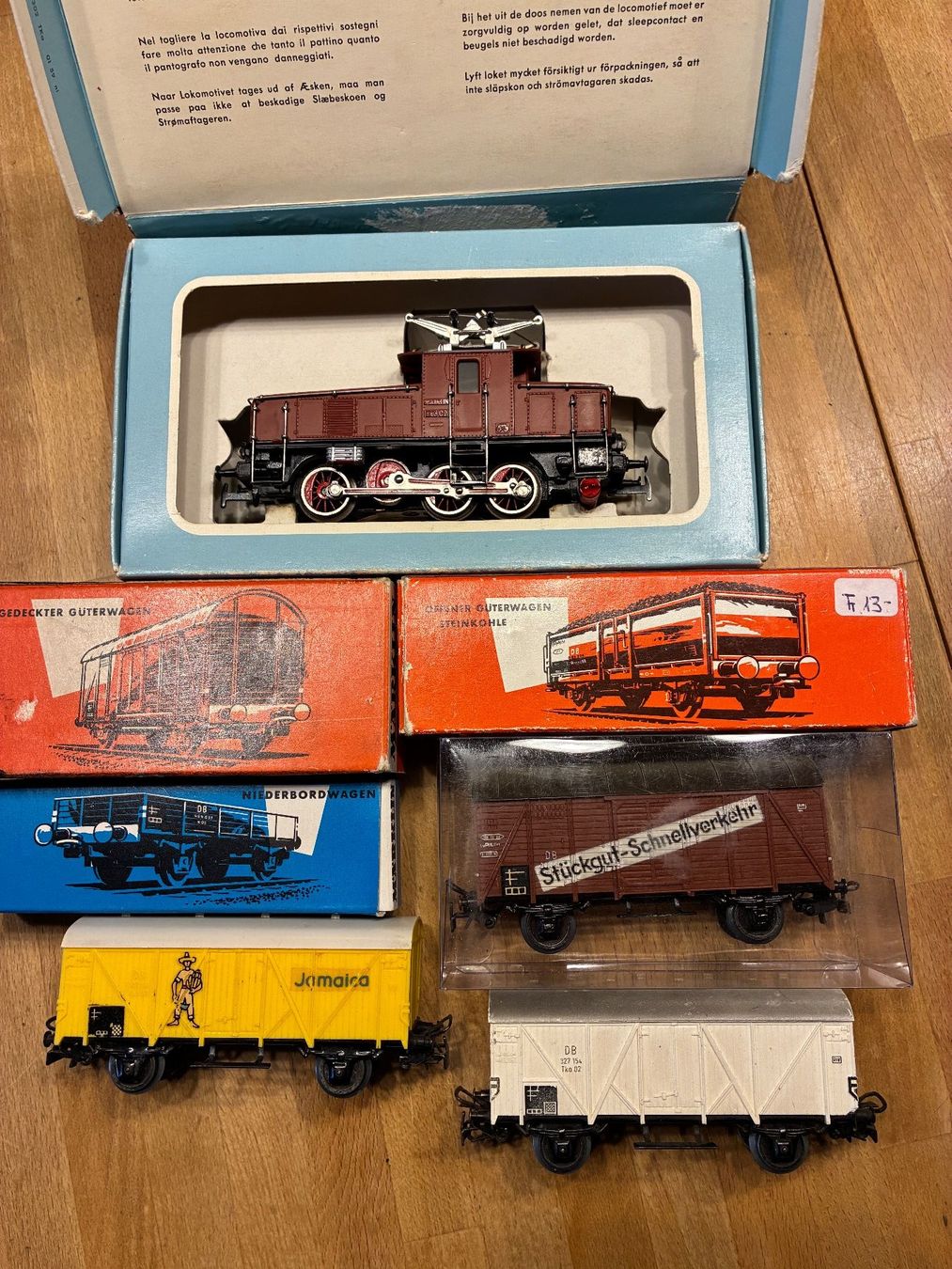 Märklin Trains électriques: Märklin Lok mit 6 Güterwagen – D'occasion à Reigoldswil par Frog40