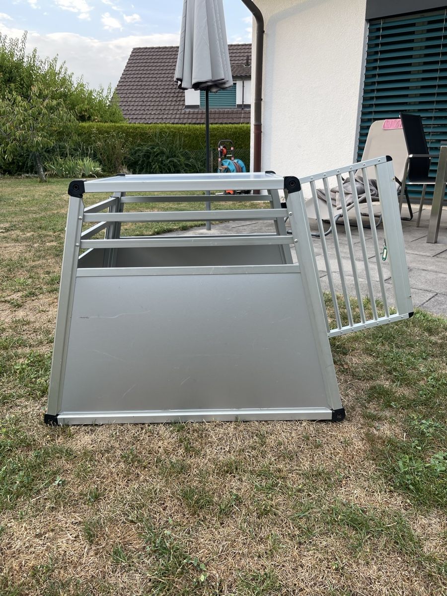 Swisspet Cages, transport & sécurité: Hunde Autobox von Siwsspet – D'occasion à Dorf par Leony22 4