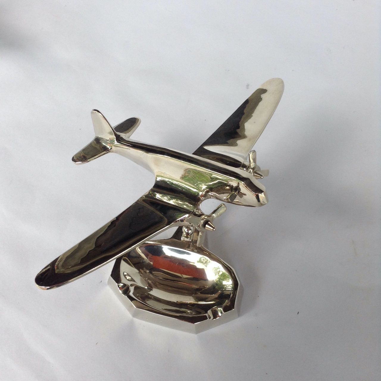 Kit di modellismo & Modellini statici: DC 3 Flugzeugaschenbecher – Nuovo (secondo la descrizione) da Ermensee venduto da Alainmischler 3