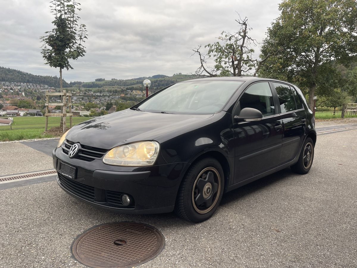 VW Autos: VW GOLF 1.6i – D'occasion à Spiez par bertula