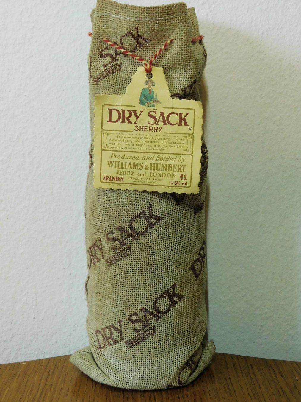 Bevande alcoliche: Trockensack Williams &; Humbert Sherry.1983s – Nuovo (secondo la descrizione) da Emmenbrücke venduto da Ulisse-22 1