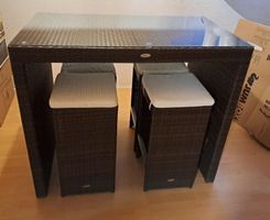 Gartenmöbel von denova: Hochtisch / Bartisch und 4 Hocker