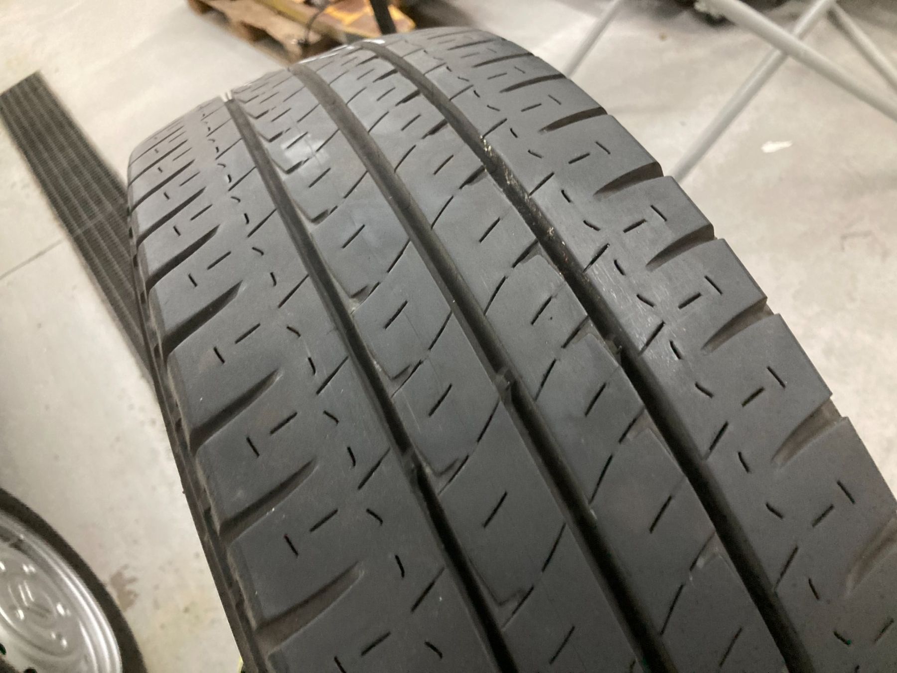 Michelin Pneus & Kompletträder: Sommerpneu  215/60R17 C Michelin – Gebraucht aus Cham von WB2223 4