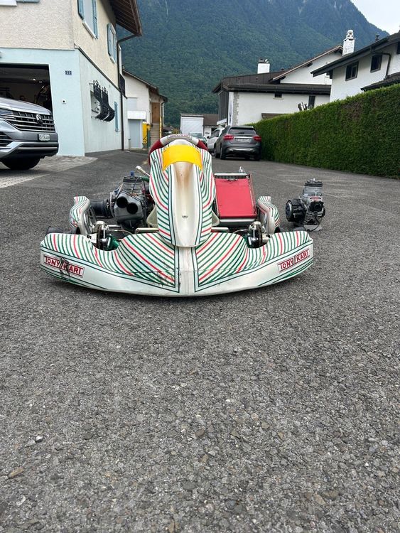 Karts: Chassis Tonykart Kz avec deux moteurs Iame Black Screamer – D'occasion à Vouvry par vidu-competition 1