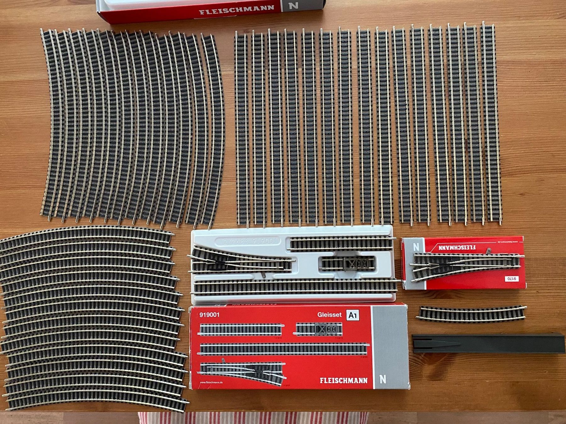 Fleischmann Modelleisenbahnen: Fleischmann Piccolo Gleise Spur N – Gebraucht aus Adliswil von Ivgal1 3