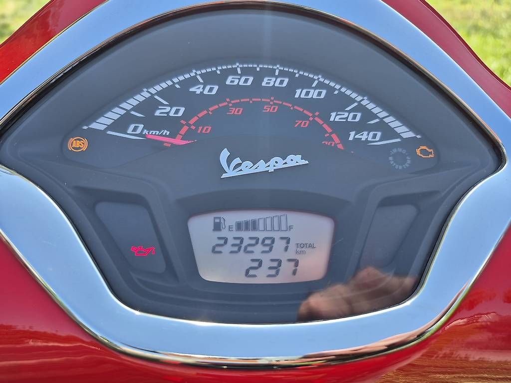 Scooter: Vespa GTS 300 ABS 2017 – Usato da Sorengo venduto da rxpx68 3