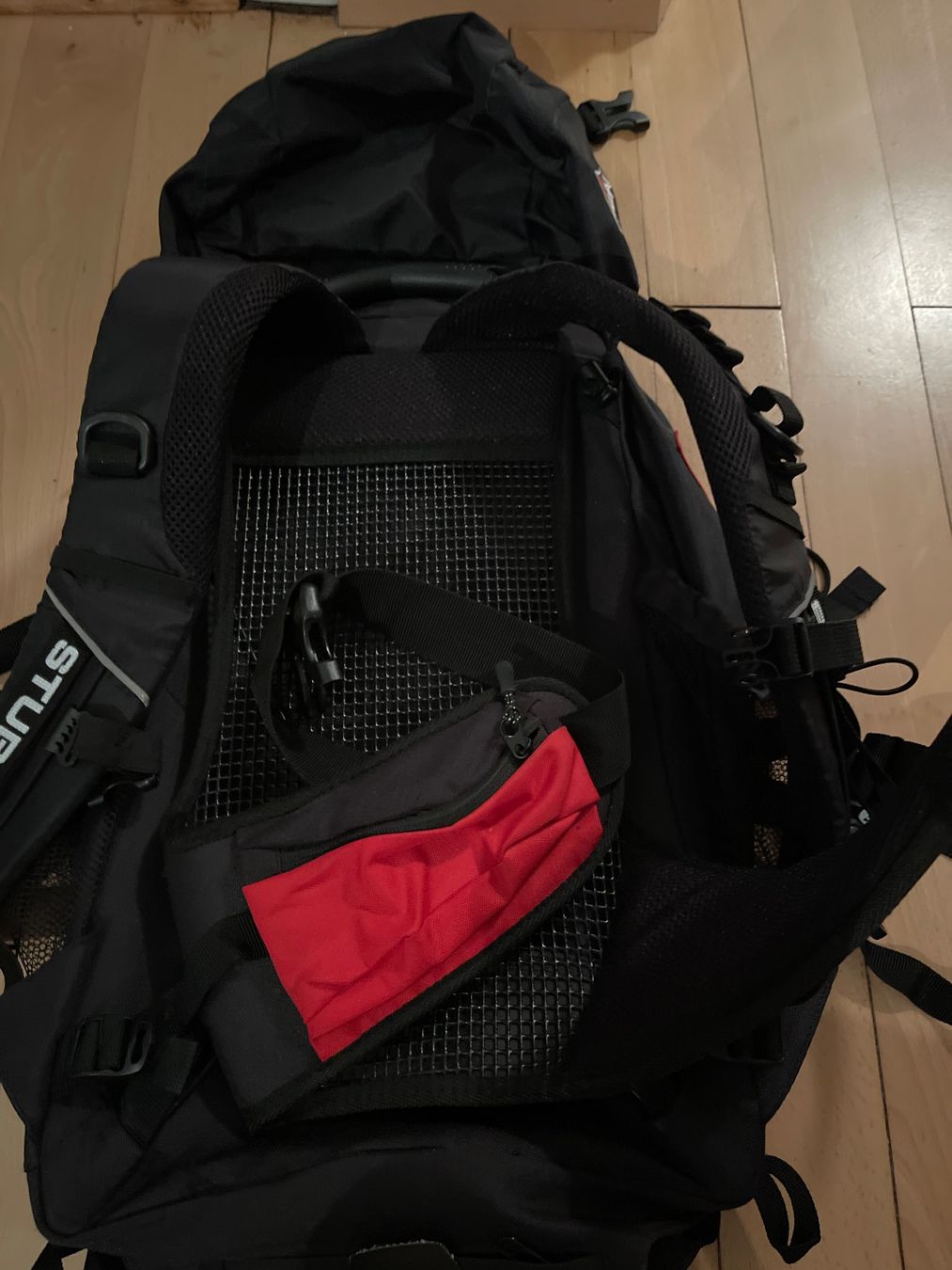 Rucksäcke: Stubai Bergrucksack, schwarz-rot – Gebraucht aus Thun von BanjoDan 4