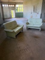 Sofa lindengrün 2-Sitzer guter Zustand (2 Stk.)