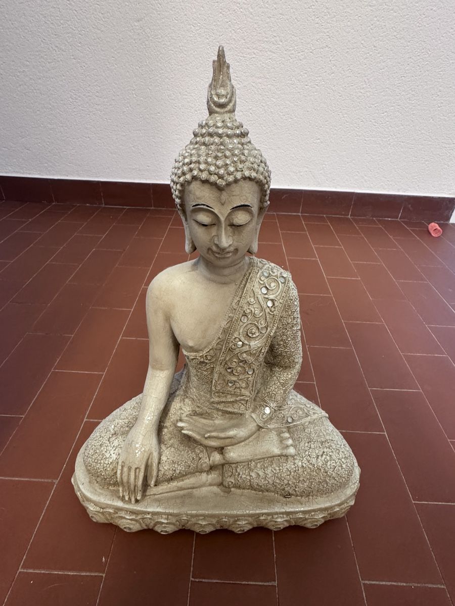 Alle Dekorationen: Buddha Figur sitzend hell beige – Gebraucht aus St. Gallen von syna_99