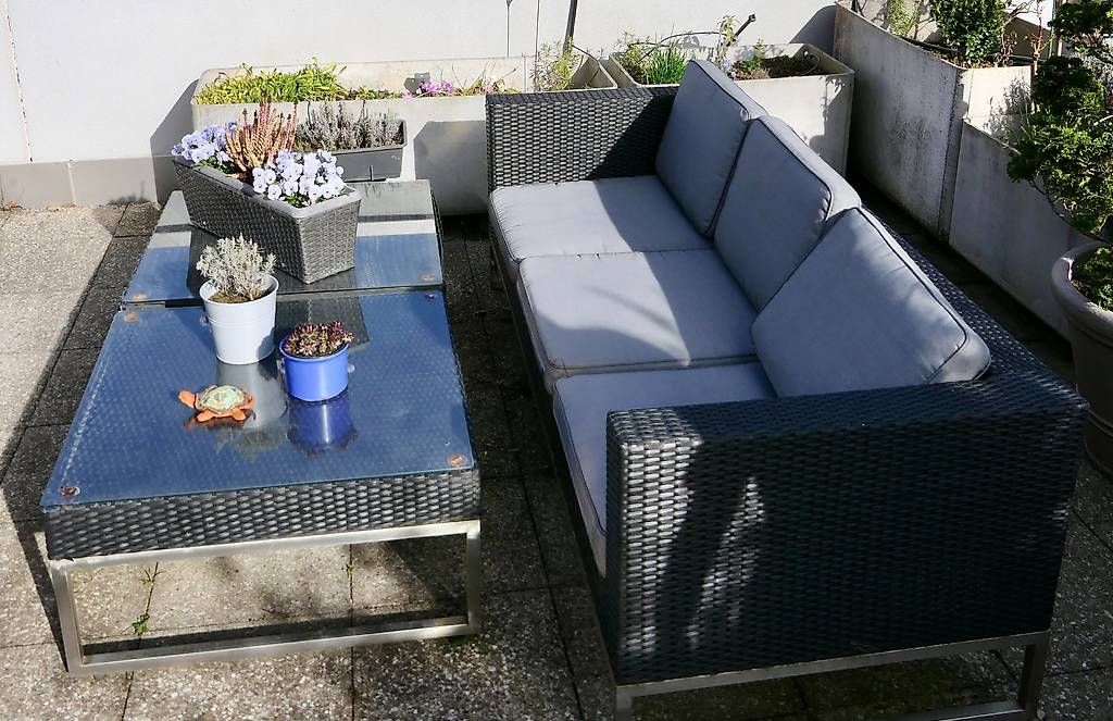 Gartenlounge mit einem! Tisch zu verschenken (Gebraucht) in Zürich für CHF 51 – nur Abholung auf Ricardo kaufen