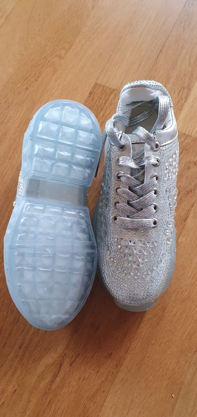 Damenschuhe: Glitzer Damen Sneaker Gr. 37, Silbern Neu – Neu (gemäss Beschreibung) aus Islisberg von Moonlight98 1