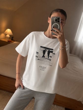 2 T-shirts