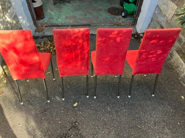Chaises: Stühle rot – D'occasion à Dietikon par dbi_rqv7 1