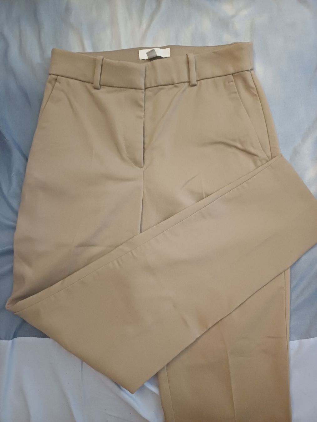 H&M Pantalons: Elegant beige pants – Neuf (Voir description) à Dietikon par Francesca_Pk
