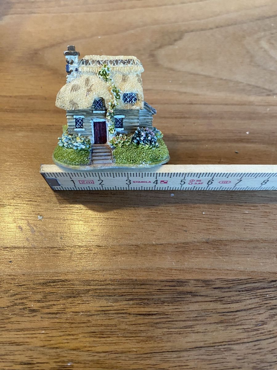 Alle Dekorationen: Miniatur Modellhaus Chapel Hill – Gebraucht aus zürich von skychef 4