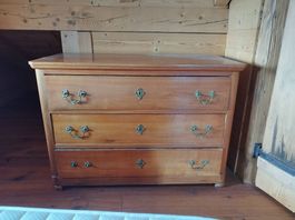 Commode ancienne, bois fruitier, poignées bronze d'époque