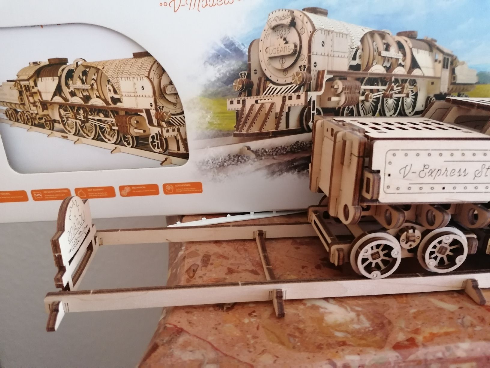 Ugears Modellbausätze & Standmodelle: EISENBAHN AUS HOLZ – Gebraucht aus Pratteln von ThereseZ 4