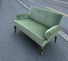 Grünes Zweiersitz-Sofa 