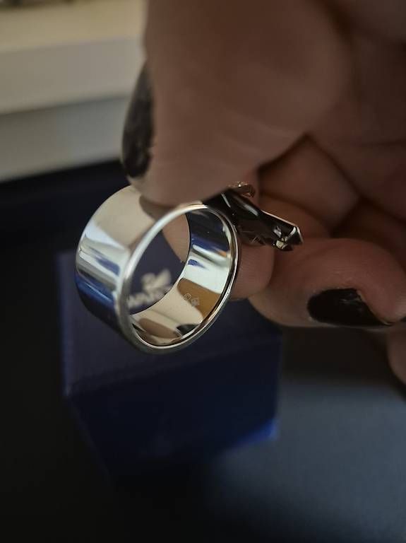Bagues: Swarovski Ring Grösse 60 – D'occasion à Buchs AG par adr_qj8v 1