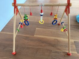 HEI MESS Holzspielbogen mit Anhängern guter Zustand