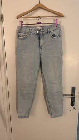 MNG Jeans Damen Grösse Eur 42 Leichte Waschung Top Zustand