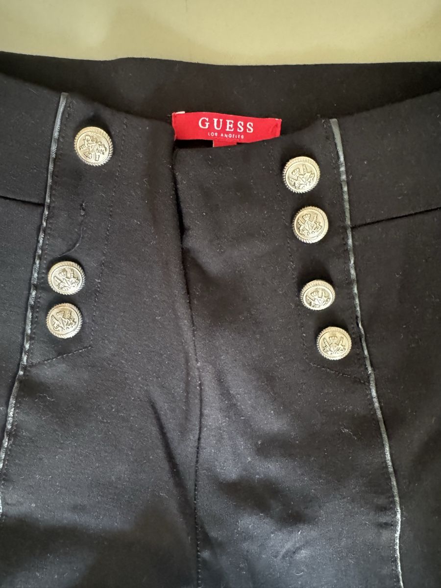 Guess Leggings: Leggins black size M Guess decorative buttons – Usato da Zürich venduto da alieacelina 1