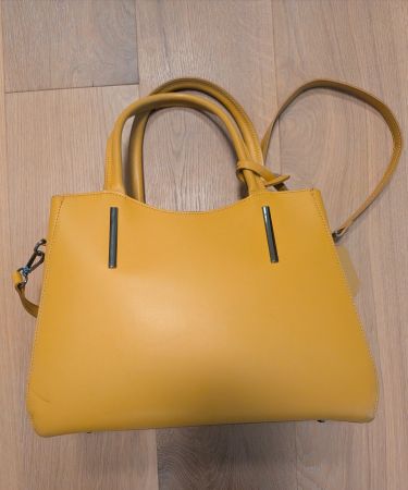 Borsa a mano in pelle gialla, usata, con tracolla