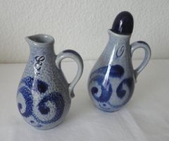 Steingut-Krüglein mit Salzglasur "Essig und Oel"  2Stk.