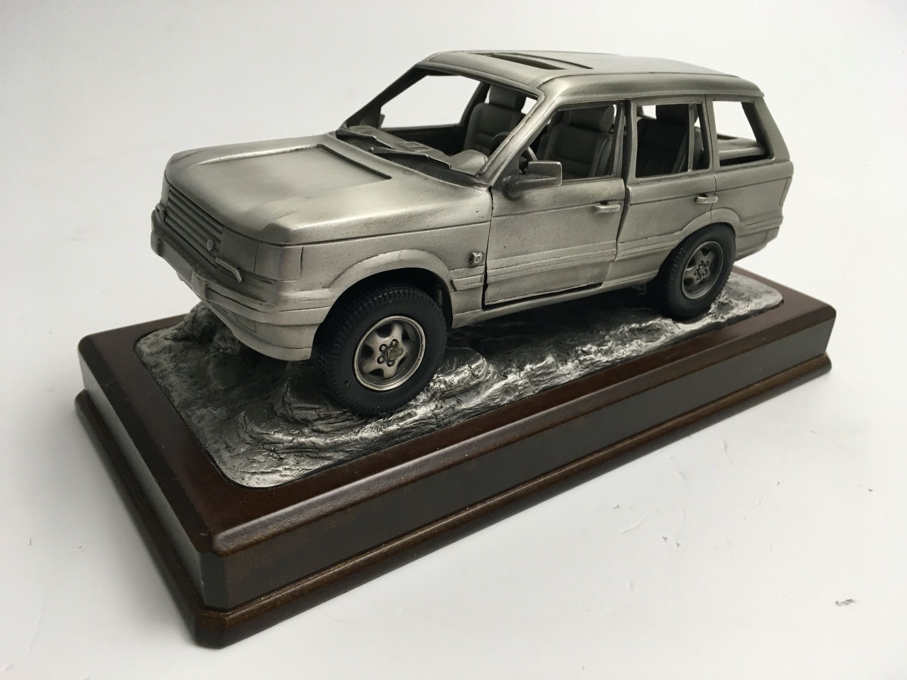 Land Rover Modellini d'auto: RANGE ROVER Originalmodell Vollmetall – Usato da Rheineck venduto da emma.gut 6