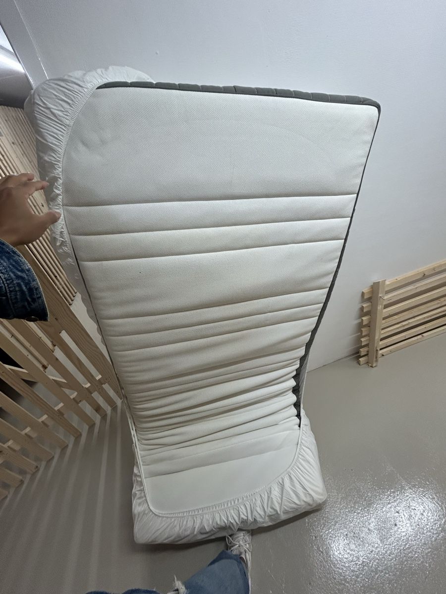 Betten: Bett – Defekt aus Luzern von giv_tmj8 6