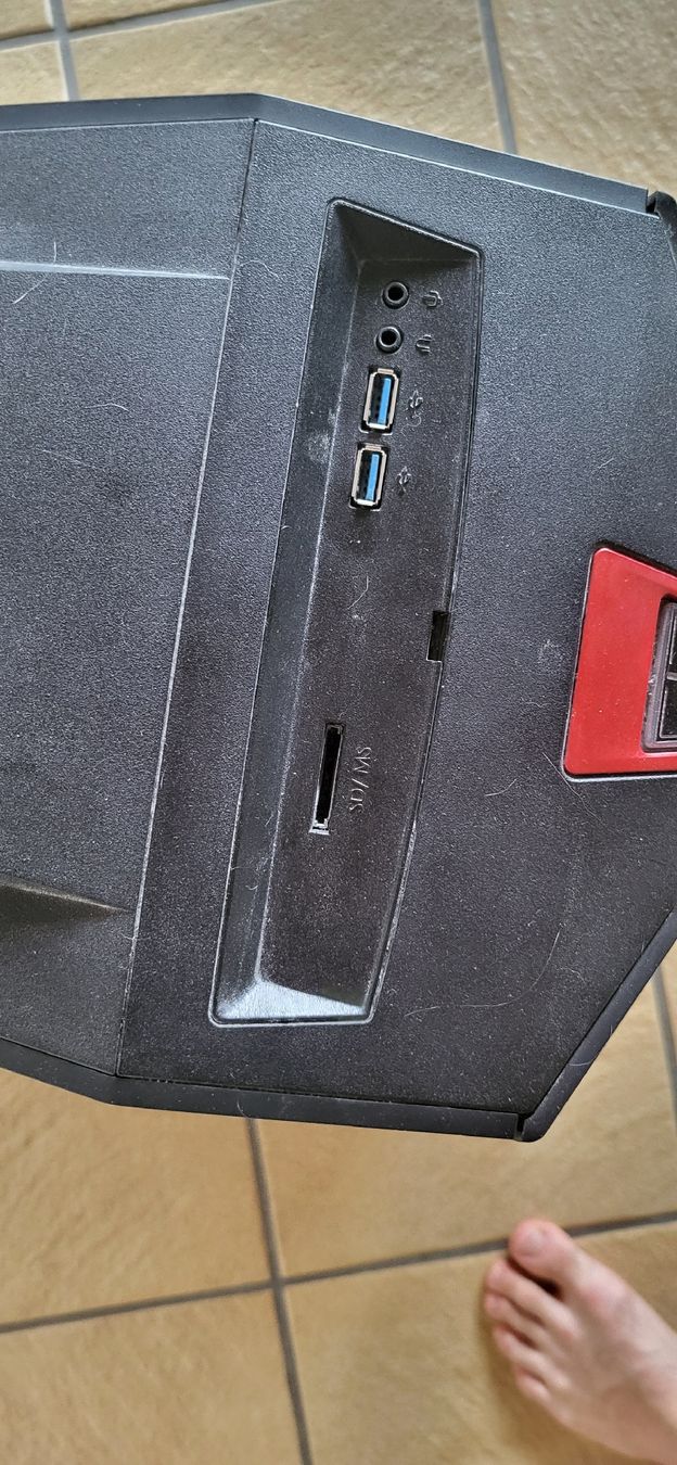 Medion PC: Medion Erazer Gaming-PC – Usato da Widen venduto da Blumencoolio 3