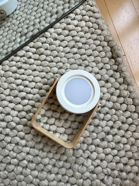 Lampade: Portable Akku Leuchte weiss mit holz – Usato da Luzern venduto da dariajenni 2