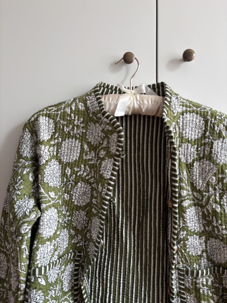 Giacche: Grüne Steppjacke in Blumenmuster, Grösse S – Usato da Zürich venduto da Sera.13 1