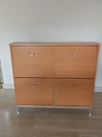 Schuhschrank mit vier Fächern