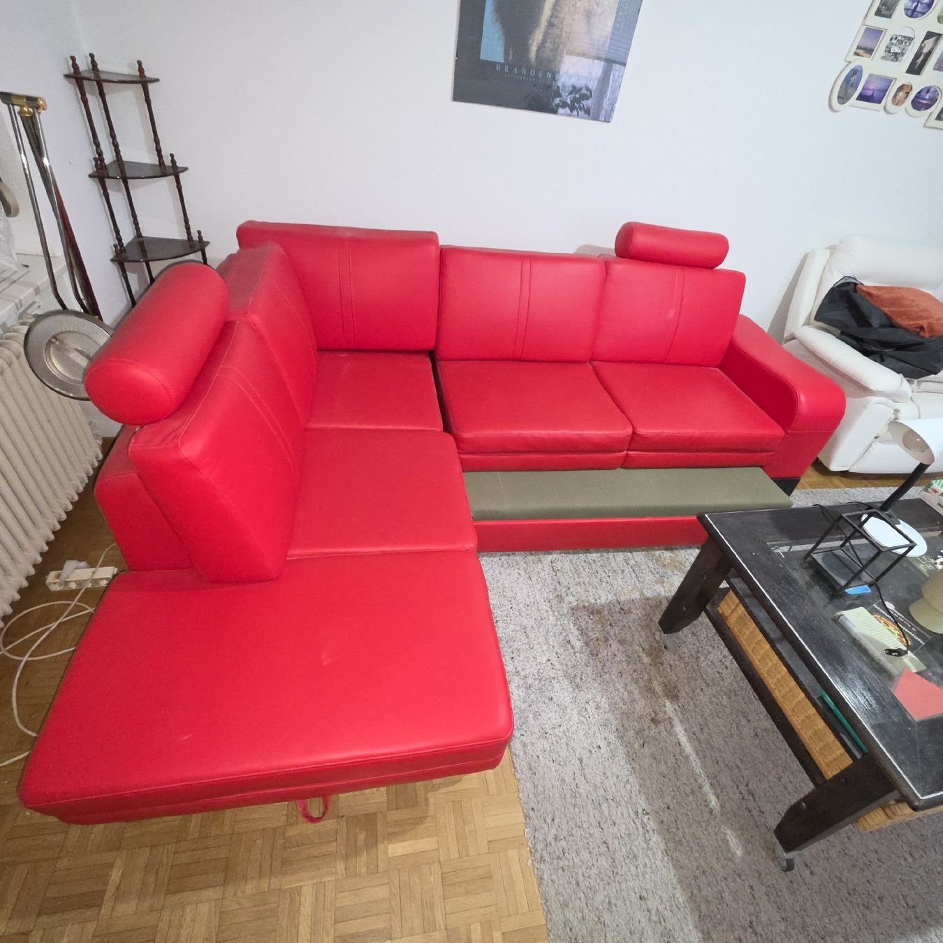 Divani: Ecksofa rot mit Schlaffunktion gebrauchter Zustand – Usato da Rüti ZH venduto da Zurigo_1351 2