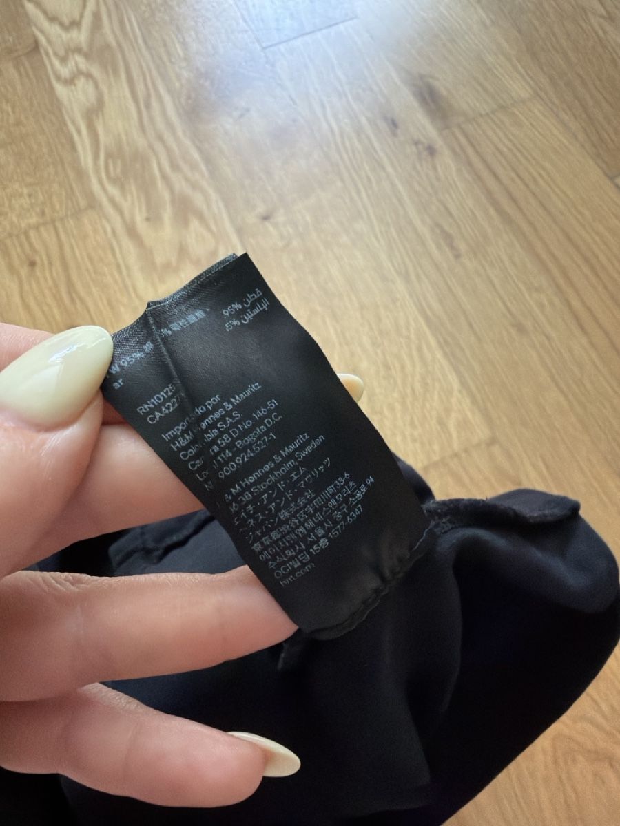 H&M Tops: Pull noir H&M – D'occasion à Le Locle par Mayd_h 2