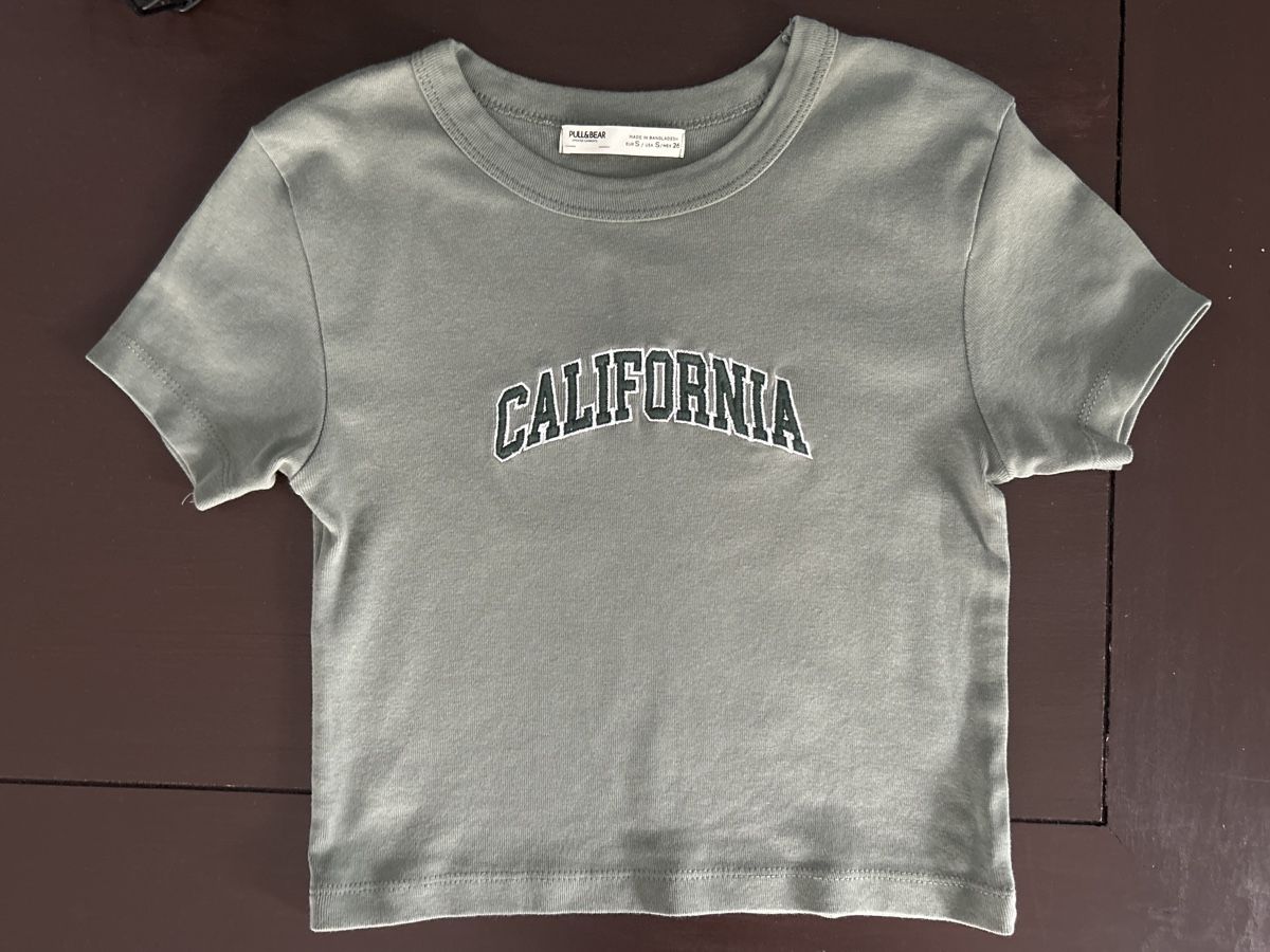 Pull&Bear T-shirt: T-shirt vert Pull & Bear S – Usato da Yens venduto da Chriis