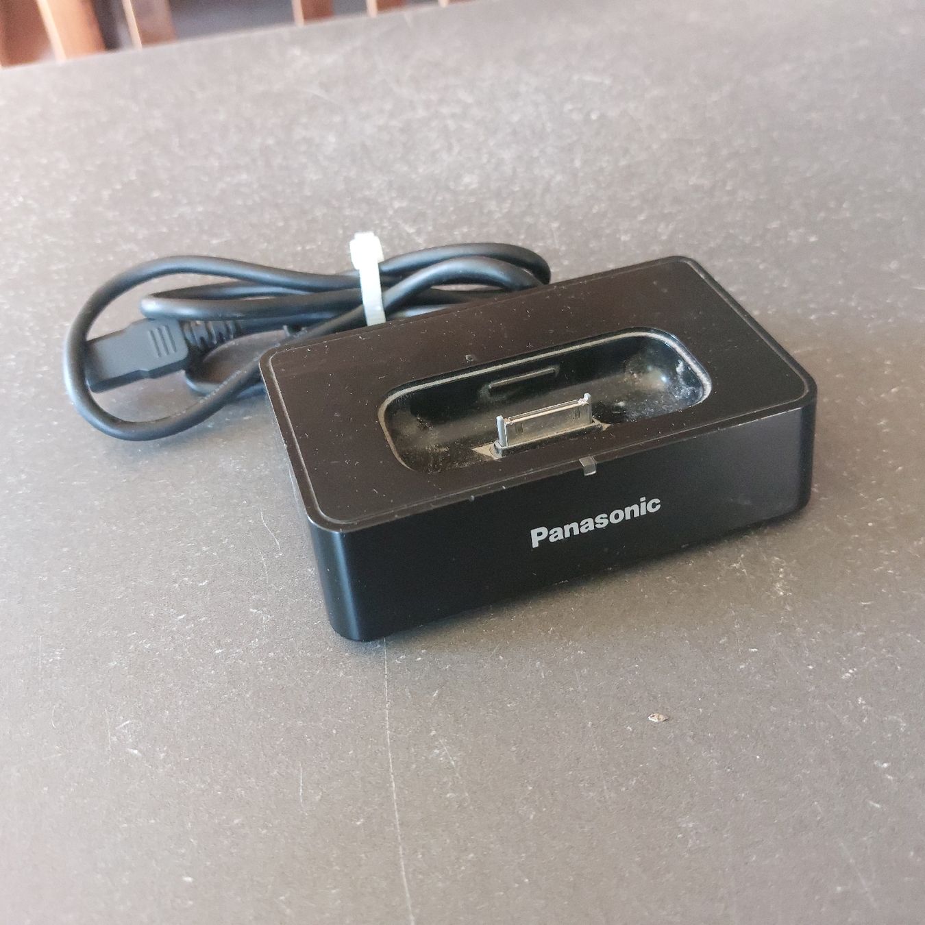 Panasonic Docking station: Dock universel - Panasonic SH-PD10 – Usato da Lausanne venduto da gre_2r2g