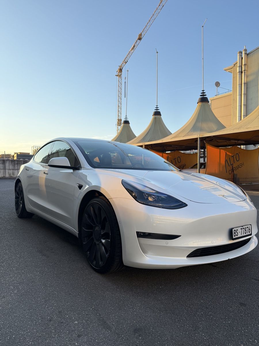 Tesla Automobili: Tesla Model 3 Performance 2021 Batterie ersetzt – Usato da Basel venduto da erd_rz5k 2